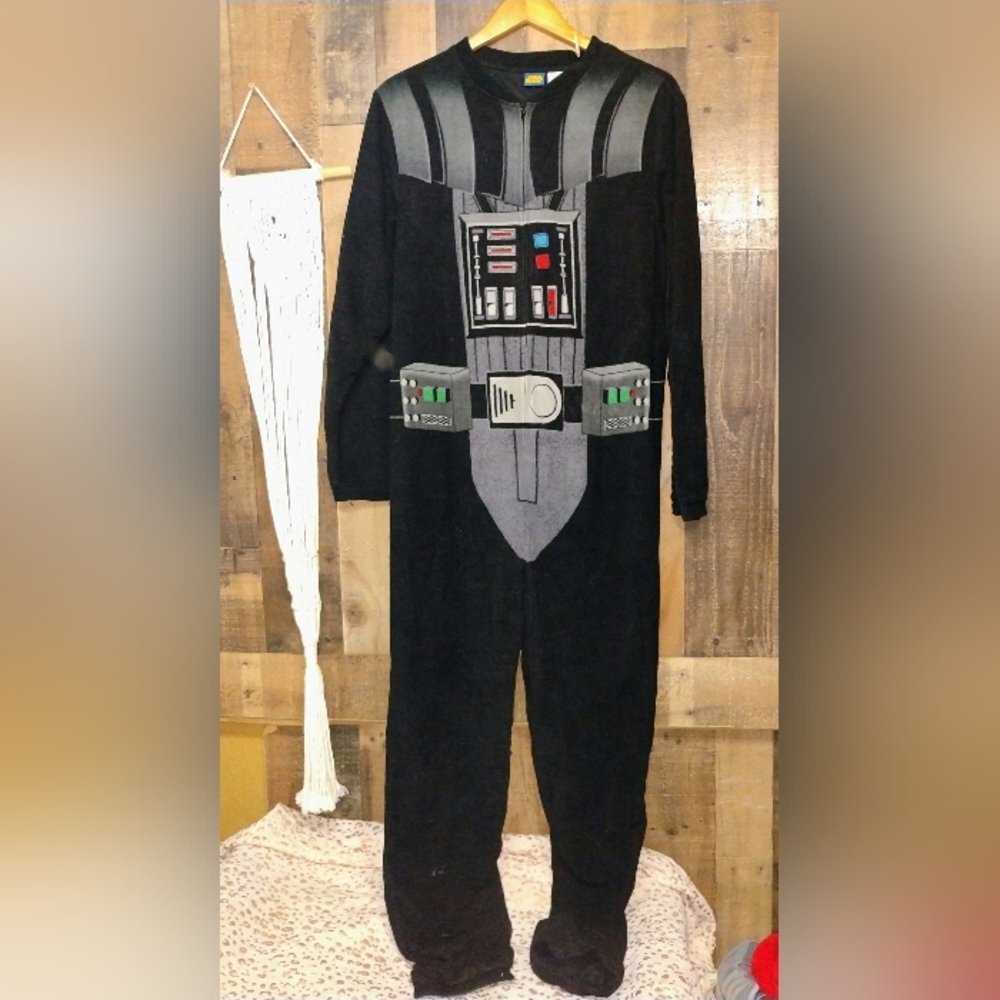 Star Wars Darth Vader Onesie Costume Pajamas Cape Size Medium Mens - Picture 1 of 3